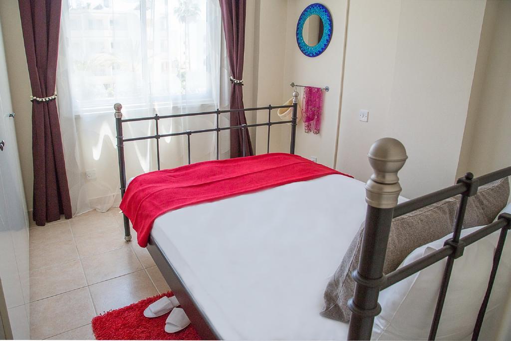 Paphos Love Nest Apartment חדר תמונה
